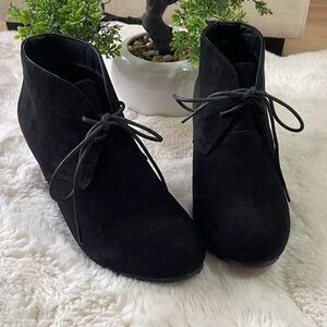 Bella Marie Women’s Sally-5 Almond Toe Lace-Up Wedge Ankle Booties – Size 7.5